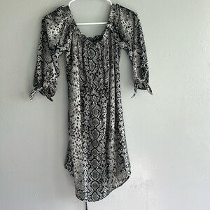 Rue21 size medium snake print dress